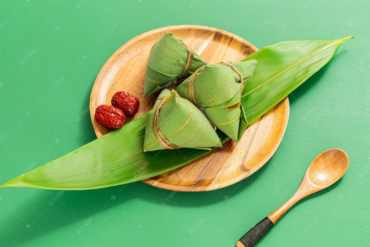 Taste Various Kinds of Zongzi during Dragon Boat Festival